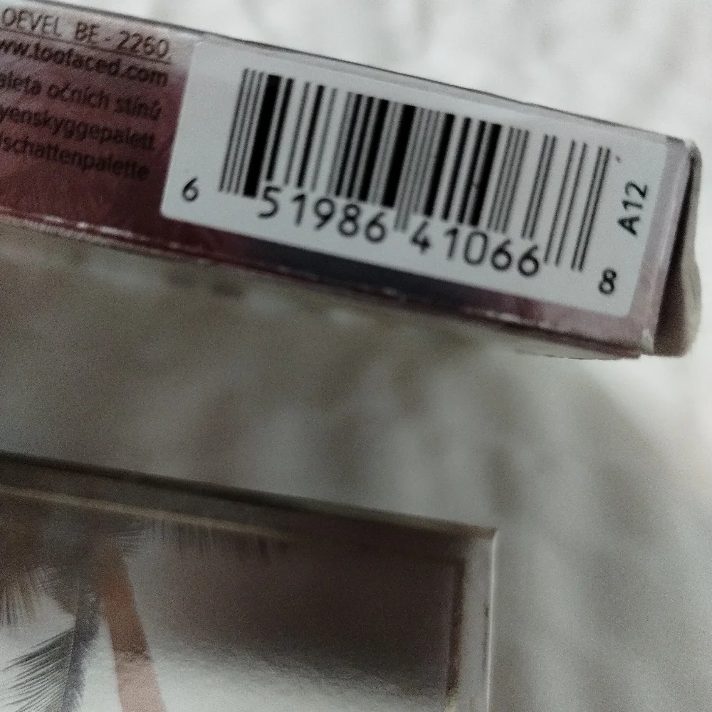 Too Faced Full size Born This Way SUNSET STRIPPED Sultry Nudes Eye Shadow Palett
